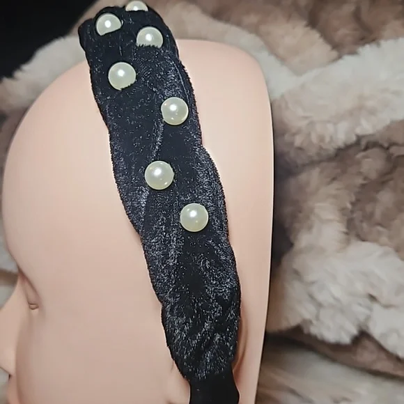 Velour Pearl Headband - Picture 7 of 8